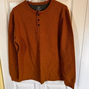 George Men's Long Sleeve Henley in Rust